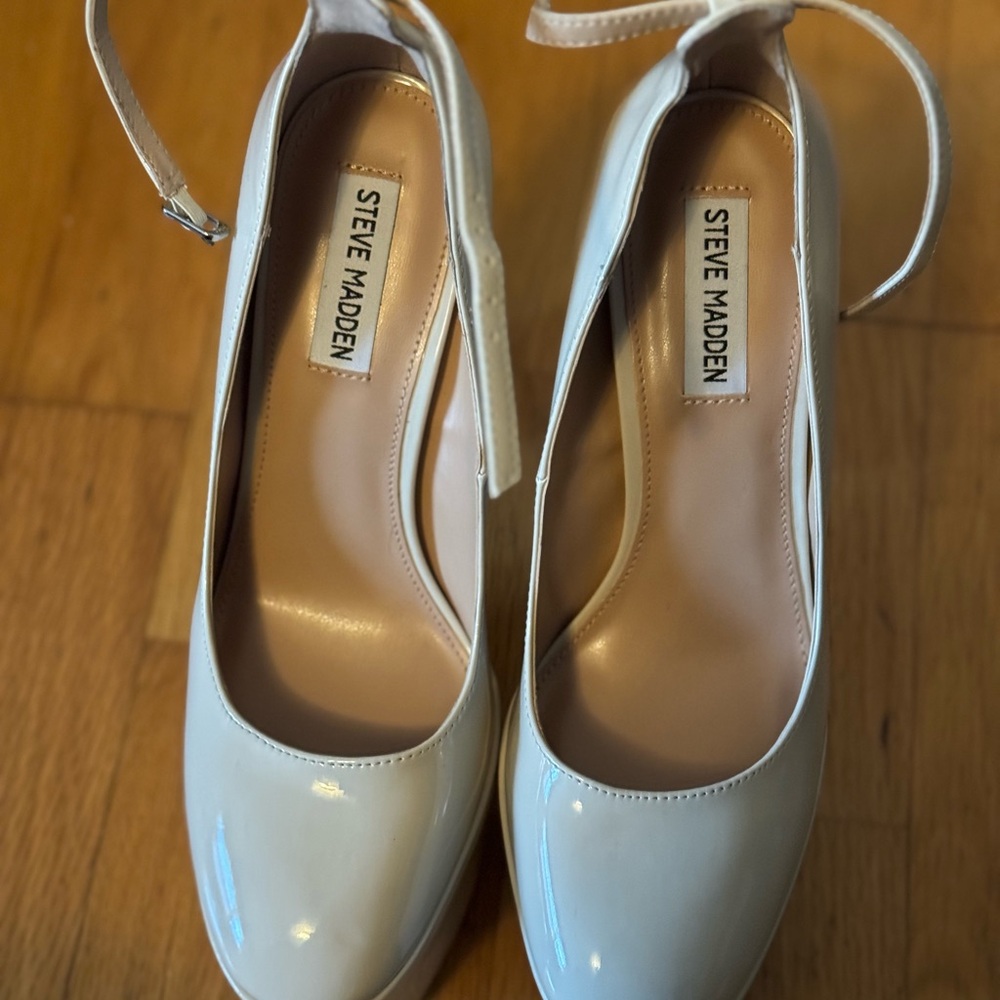Steve Madden Women's Cream Heels